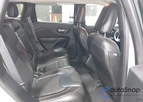 2016 Jeep Cherokee Trailhawk z USA, uszkodzony, nr VIN 1C4PJMBS0GW300291